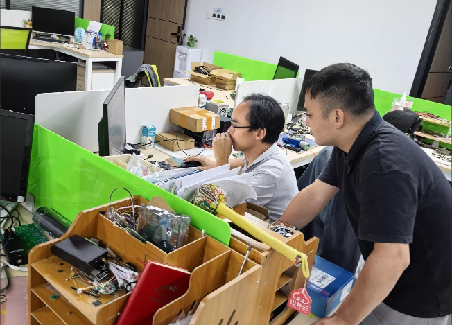 臺(tái)風(fēng)賽跑！安帕爾團(tuán)隊(duì)搶時(shí)送檢產(chǎn)品彰顯擔(dān)當(dāng)